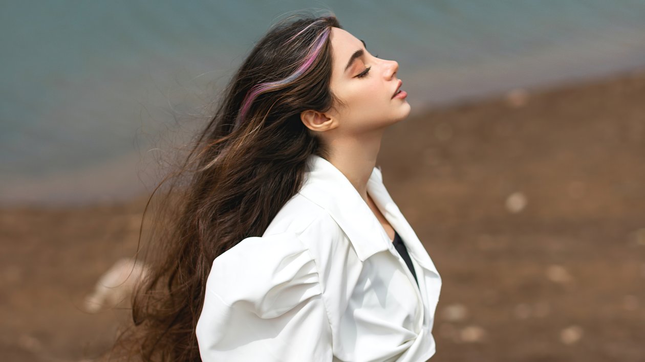 Girl Hairs Colorful Streaks 4k