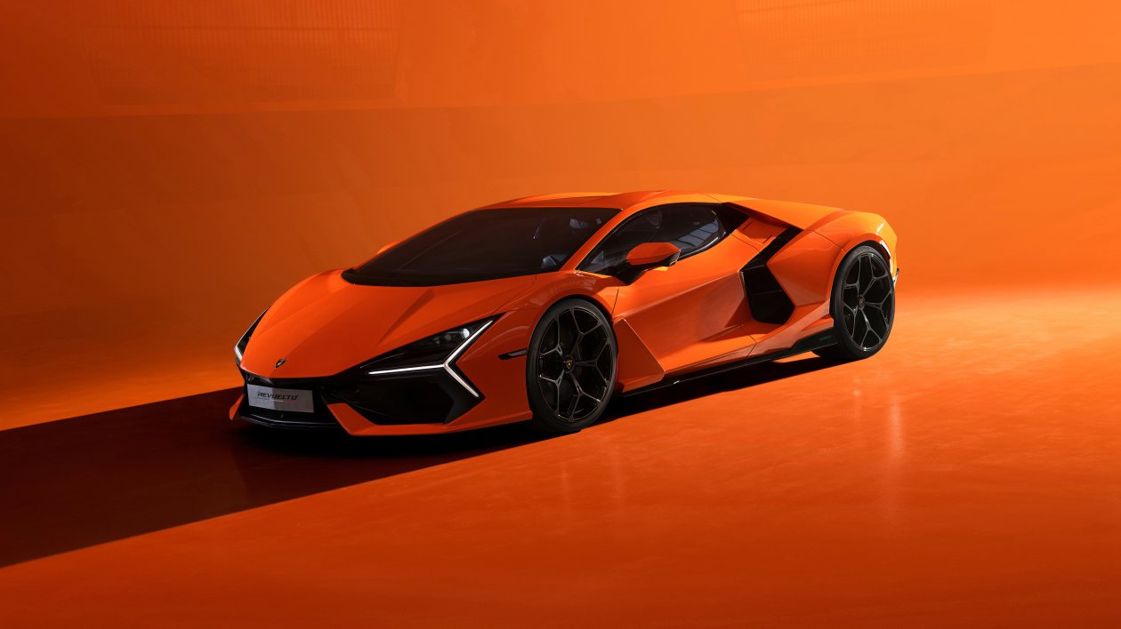 2023 Lamborghini Revuelto 8k