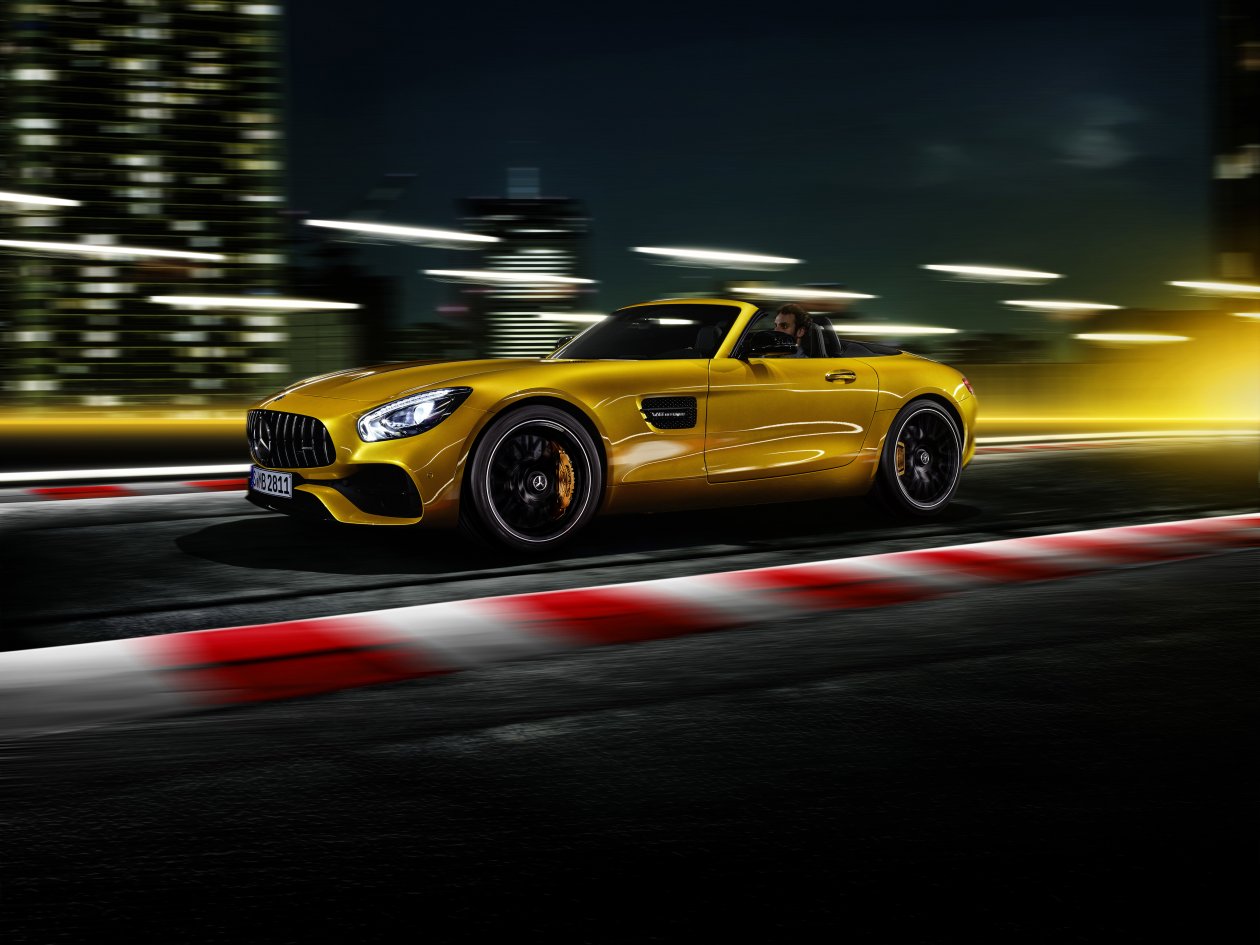 Mercedes AMG GT S Roadster 2018 Side View
