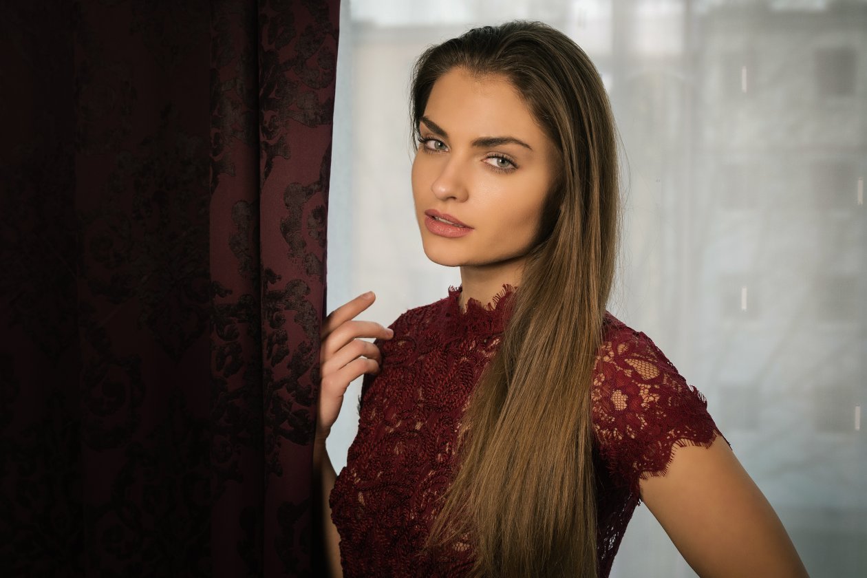 Brown Hair Girl Looking At Viewer