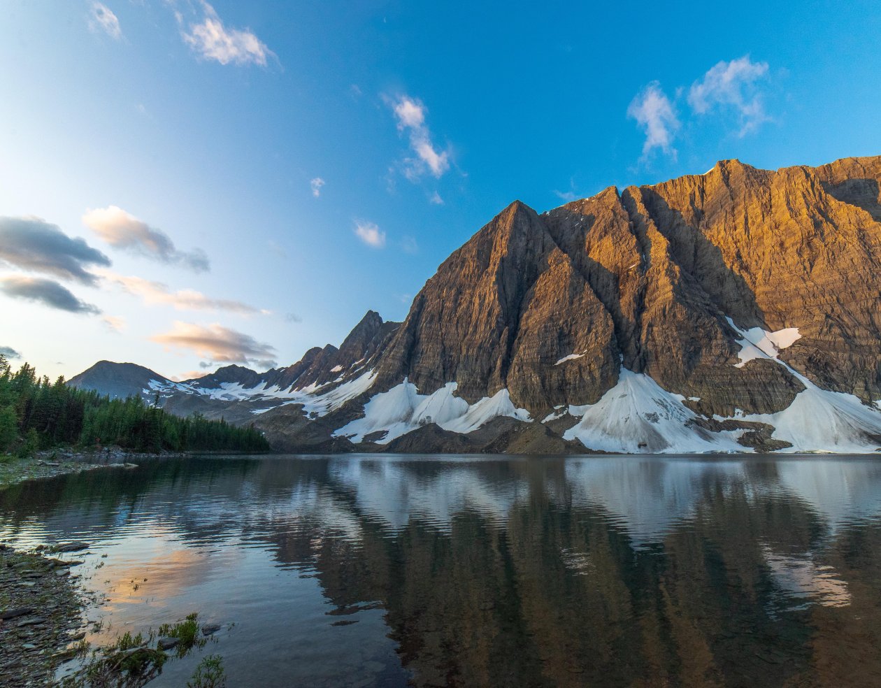Floe Lake At Sunrise British Columbia 5k