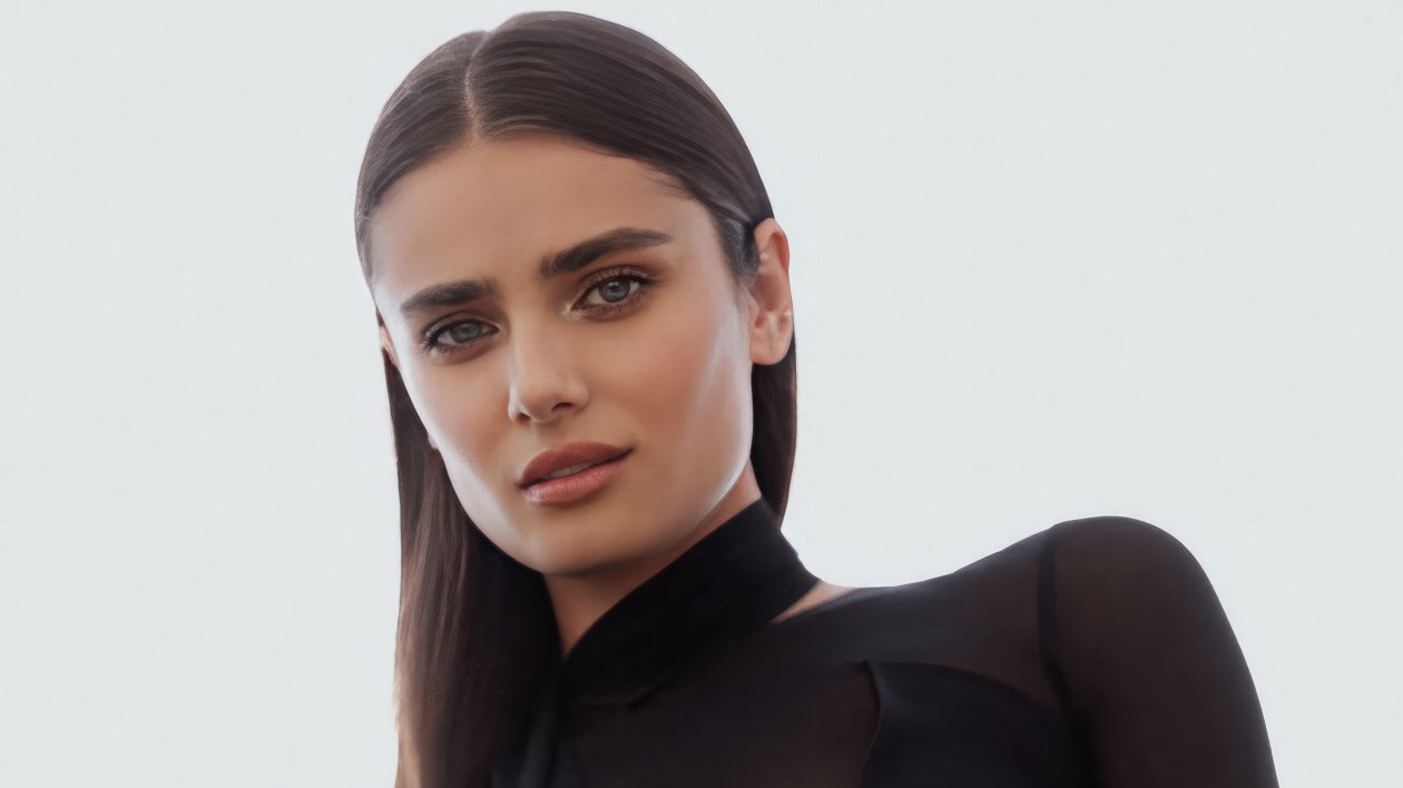 Taylor Hill Lvr Magazine 4k