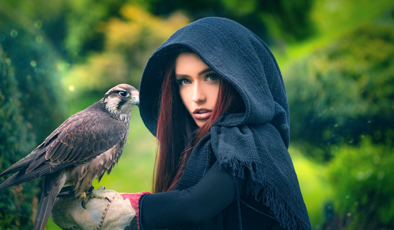 Women With Owl