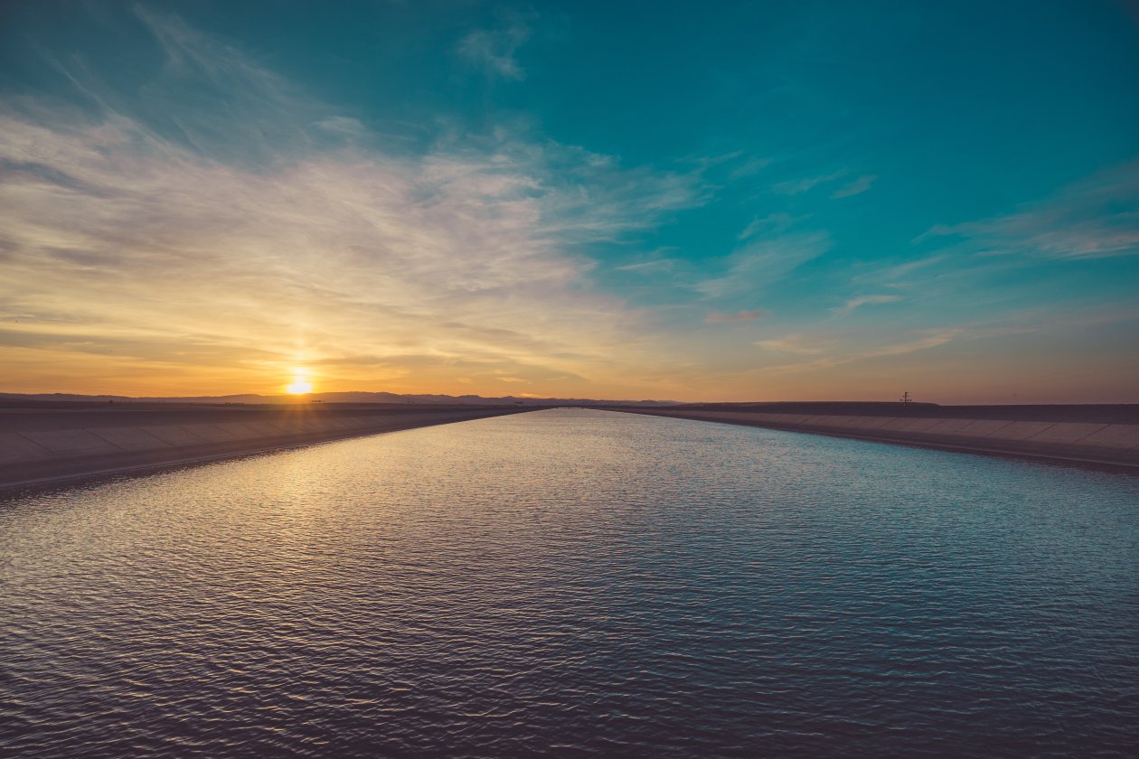 River Landscape Sun Beams 5k
