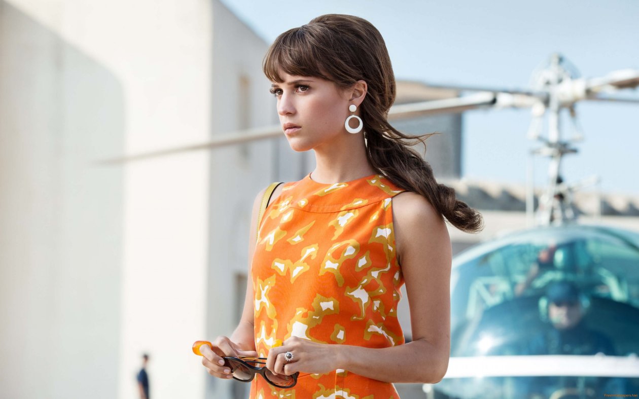 Alicia Vikander New