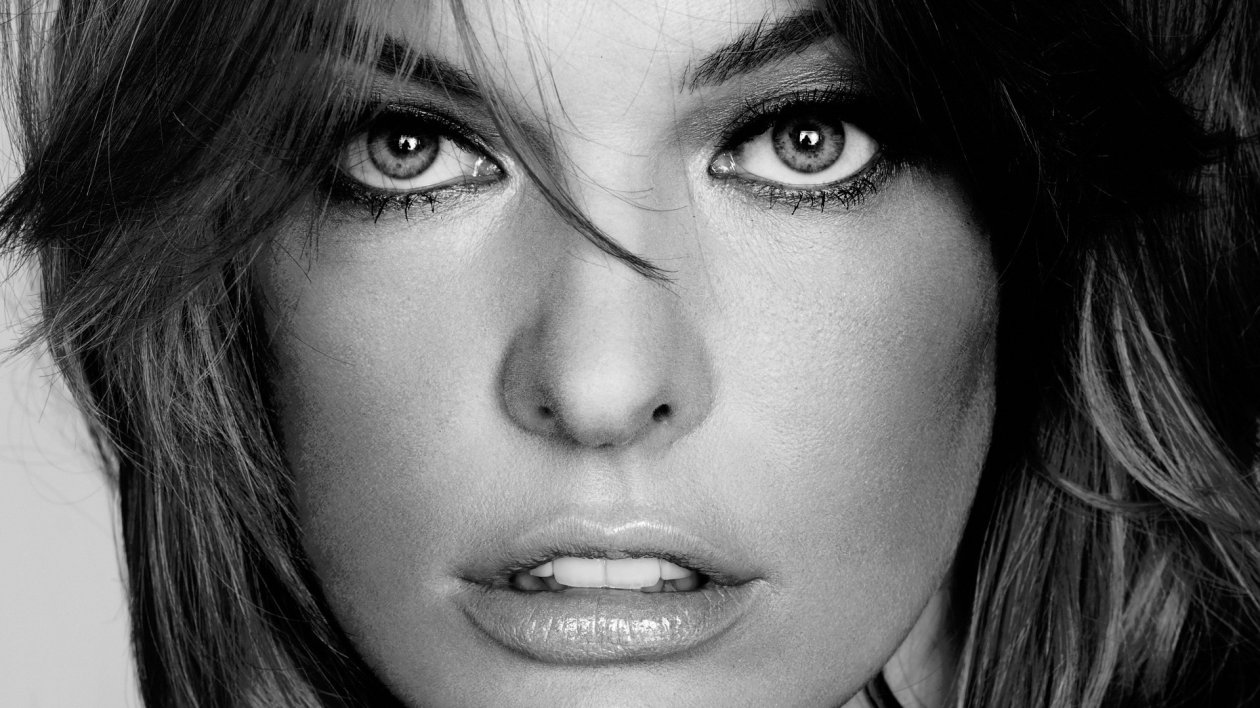 MIlla Jovovich Monochrome
