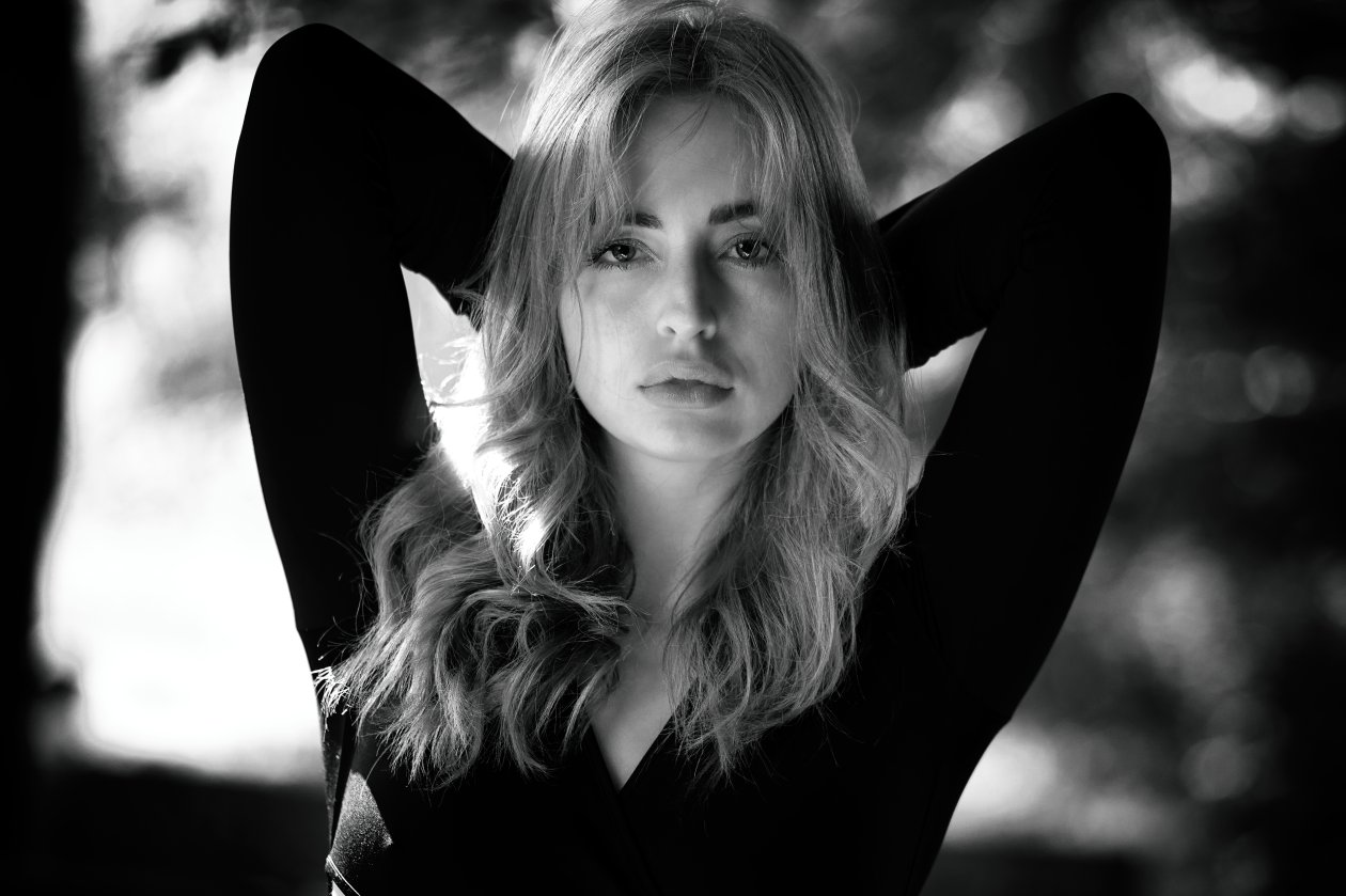 Black Dress Monochrome 5k