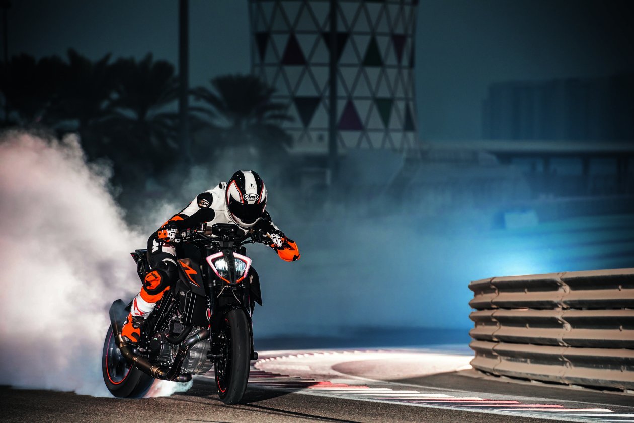 KTM 1290 Super Duke Drifting