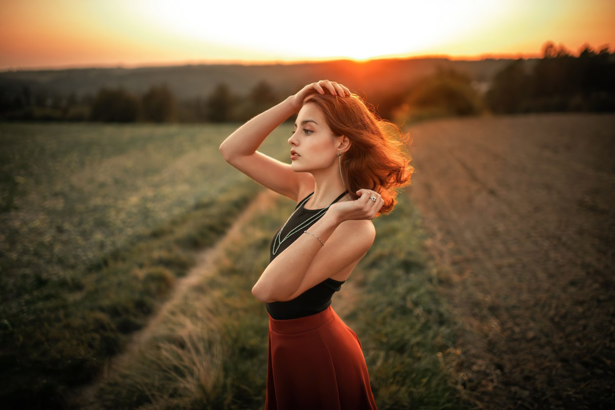 Beautiful Girl In Field 4k