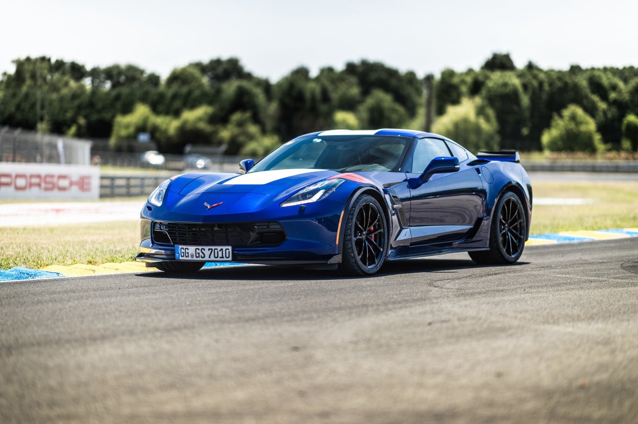 Chevrolet Corvette Grand Sport Side View