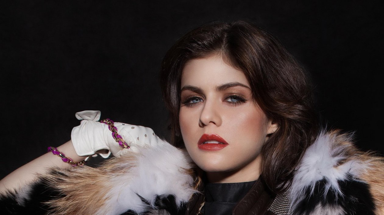 Alexandra Daddario 2018 Photoshoot