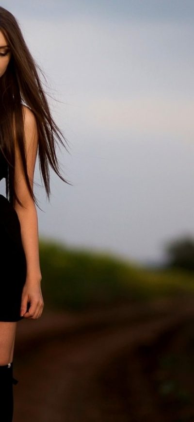 Fond d'écran iPhone Black Dress Girl