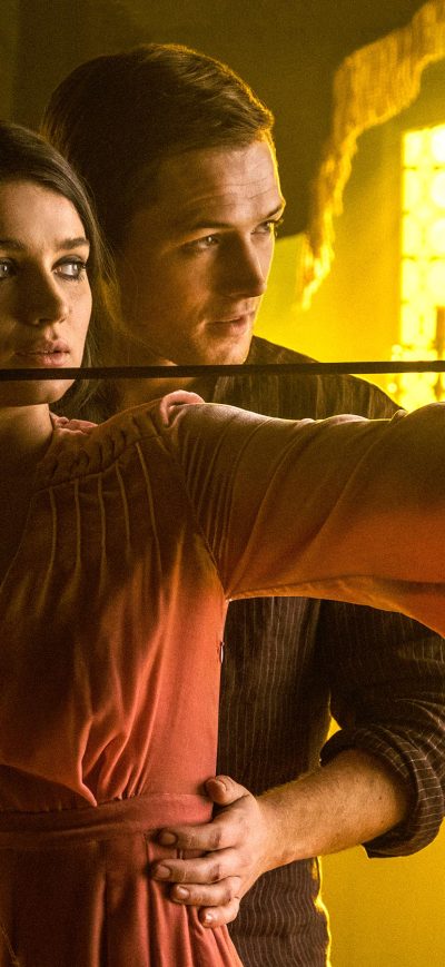 Fond d'écran iPhone Taron Egerton And Eve Hewson In Robin Hood 2018