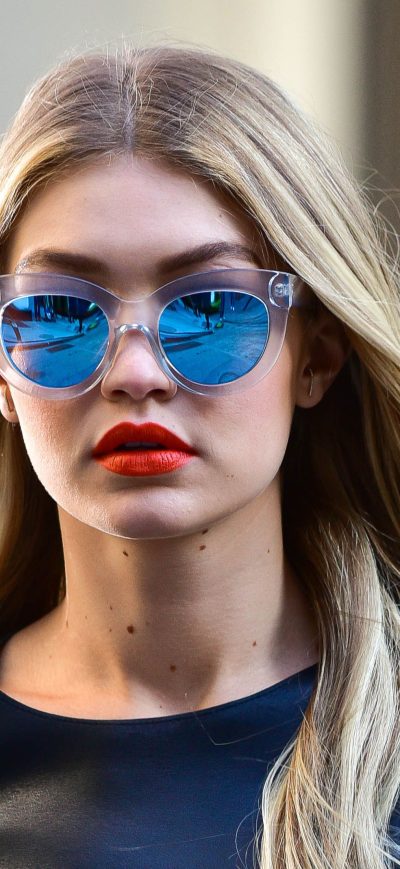 Fond d'écran Gigi Hadid Cosmopolitan 2018 sur iPhone
