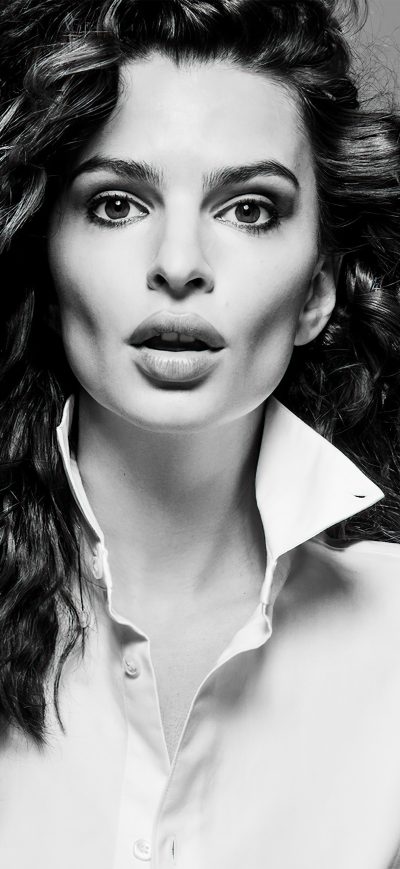 Fond d'écran iPhone Emily Ratajkowski V Magazine Golden Age 2021
