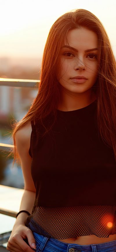 Fond d'écran iPhone Girl Hair In Face 4k