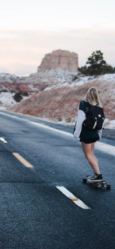 Fond d'écran iPhone Skateboard Girl 4k 5k