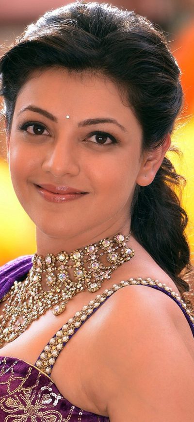 Fond d'écran iPhone Kajal Agarwal 7