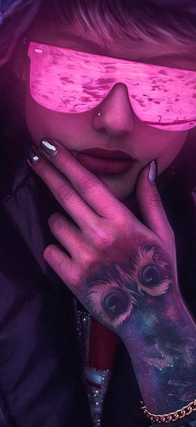Fond d'écran iPhone Neon Glasses Girl Wearing Hoodie