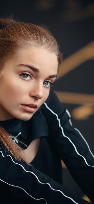 Fond d'écran iPhone Blue Eyes Girl Red Head Model 4k