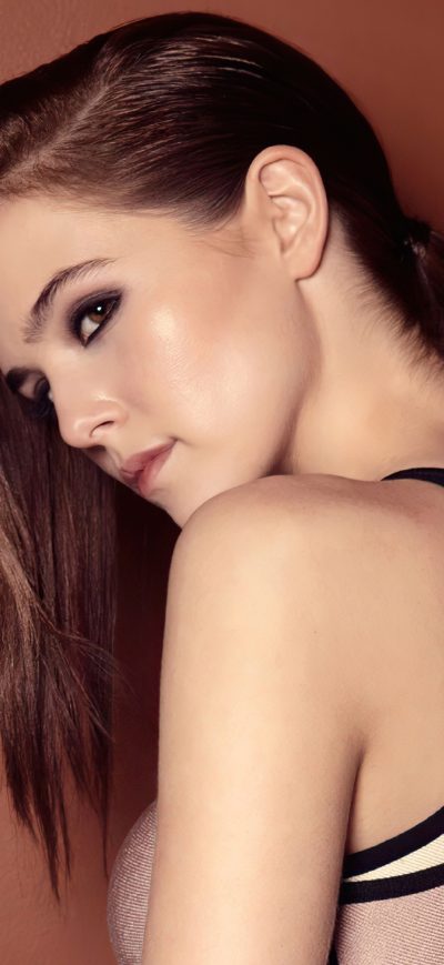 Fond d'écran iPhone Zoey Deutch 2022