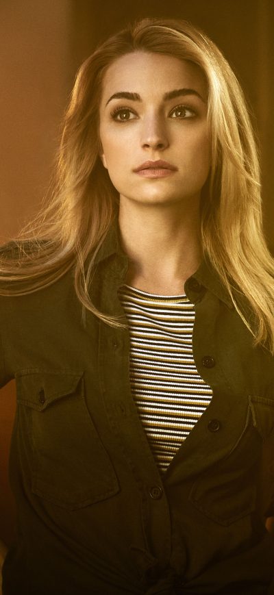 Fond d'écran The Exorcist Brianne Howey sur iPhone