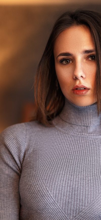 Fond d'écran iPhone Girl Wearing Sweater