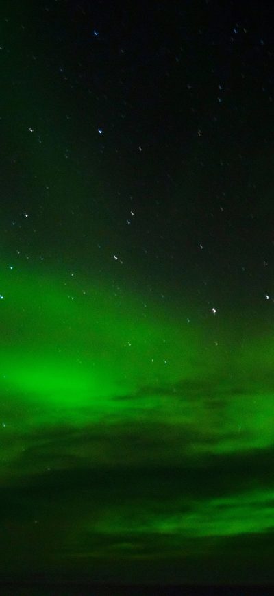 Fond d'écran iPhone Green Aurora Borealis 8k