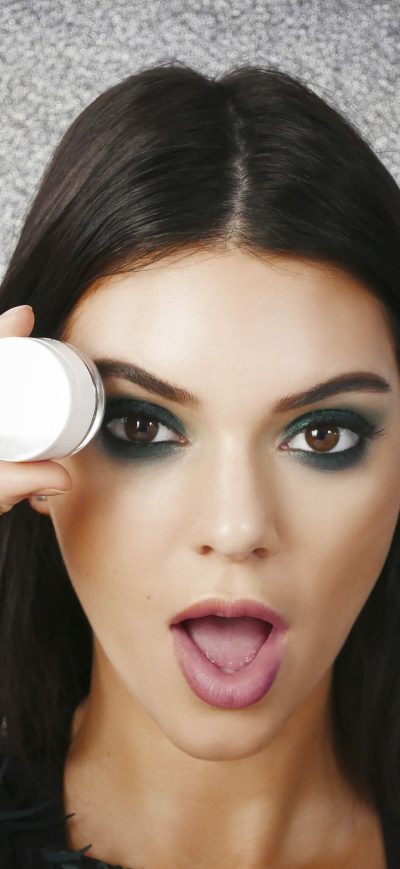 Fond d'écran iPhone Kendall Jenner Metallishadow Creme