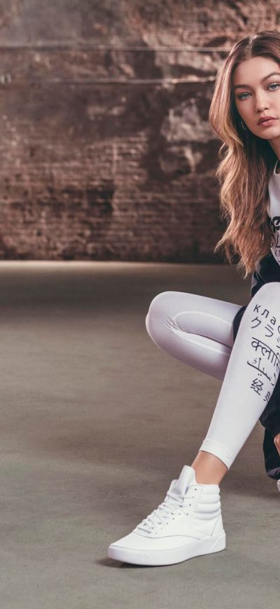 Fond d'écran iPhone Gigi Hadid Reebok Be More Human 2018