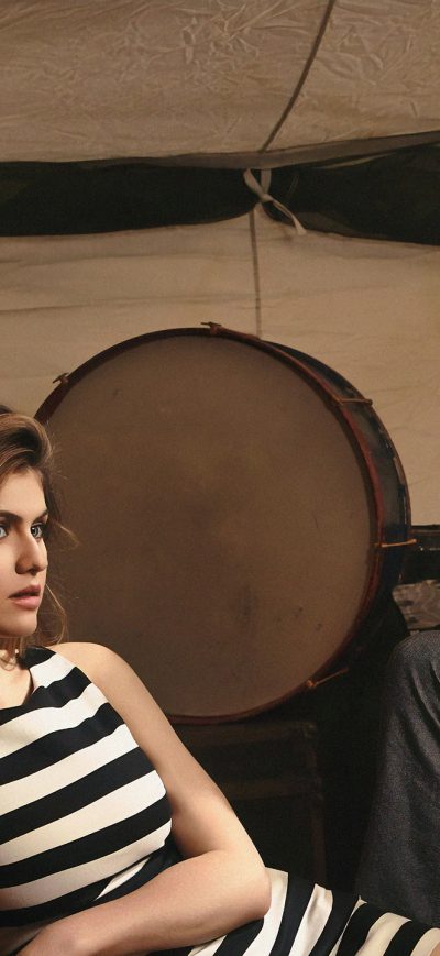 Fond d'écran iPhone Alexandra Daddario And Logan Lerman