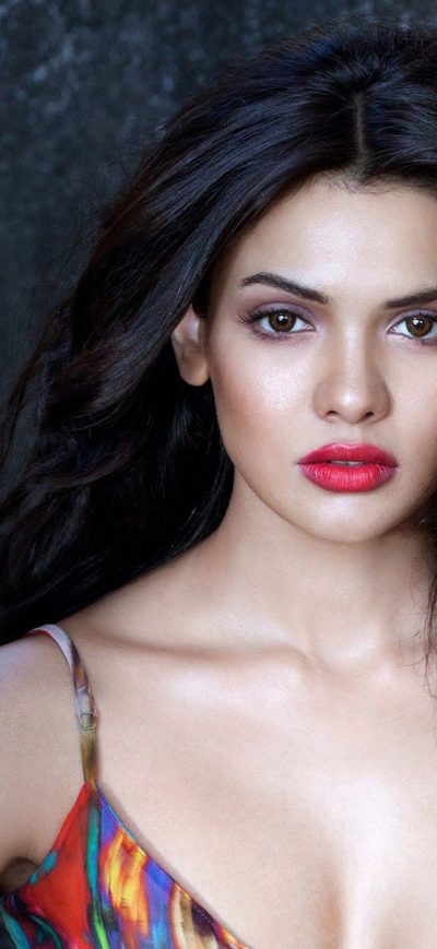 Fond d'écran Sara Loren Hot sur iPhone