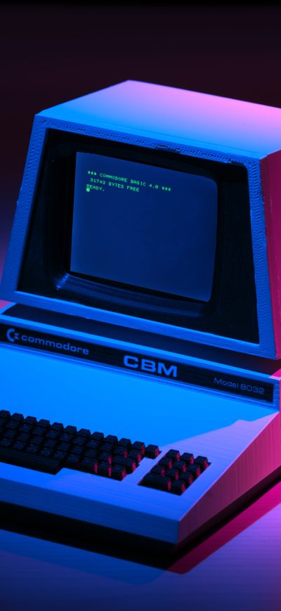 Fond d'écran iPhone Retrowave Computer 5k