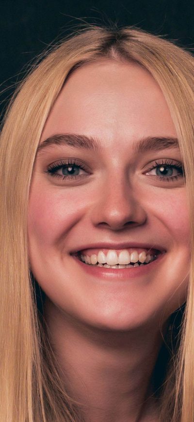 Fond d'écran iPhone Dakota Fanning Cute Smile