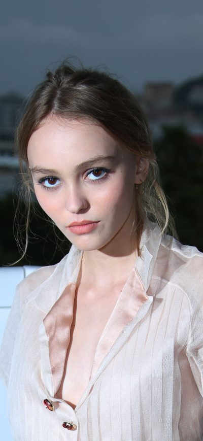 Fond d'écran iPhone 2018 Lily Rose Depp