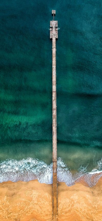 Fond d'écran iPhone Aerial Shot Of Gray Dock On Body Of Water