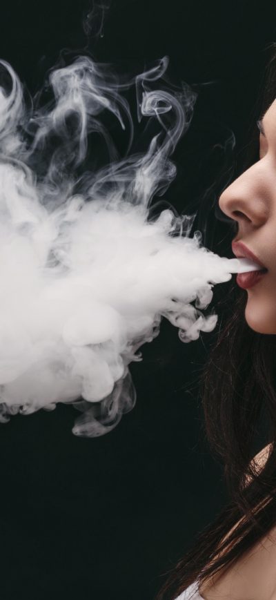 Fond d'écran iPhone Smoke Girl Dark Hairs