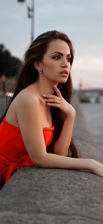 Fond d'écran iPhone Zemfira Ismailova In Red Dress