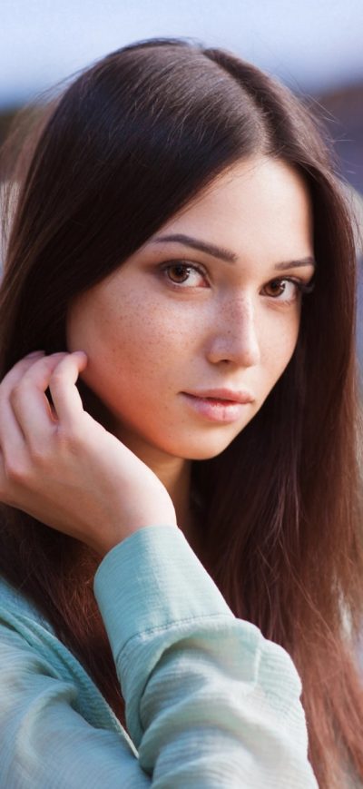 Fond d'écran iPhone Brown Eyes Brunette Depth Of Field Face