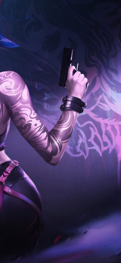 Fond d'écran iPhone Cyberpunk Armed Girl Tattoo On Back
