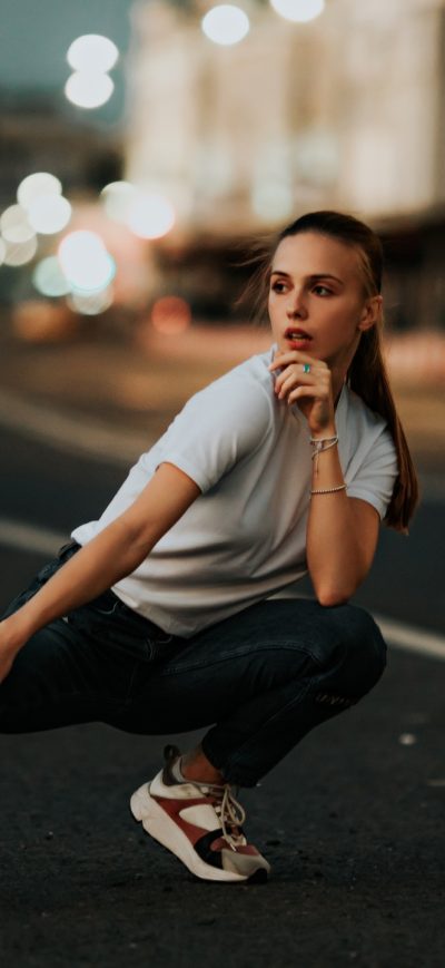 Fond d'écran iPhone Girl Jeans Sneakers