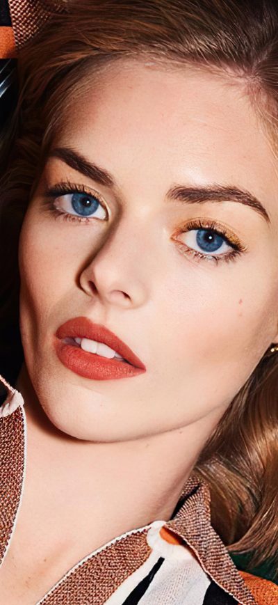 Fond d'écran iPhone Samara Weaving Wonderland Magazine 2020