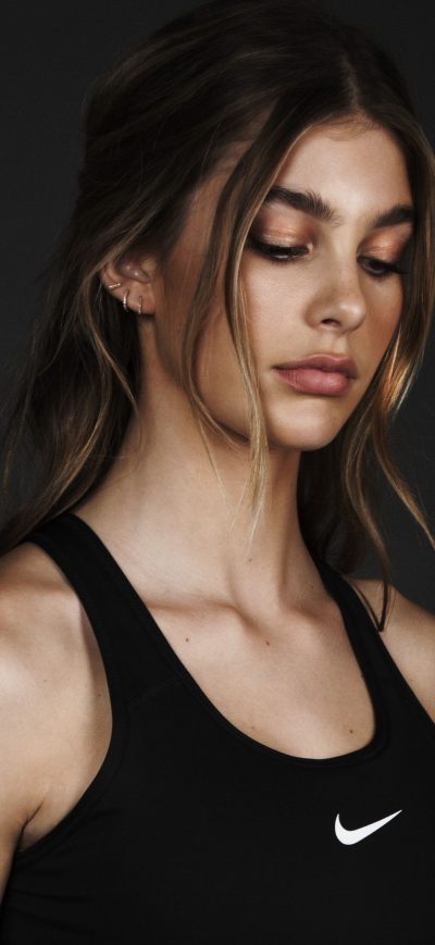 Fond d'écran iPhone Camila Morrone 4k