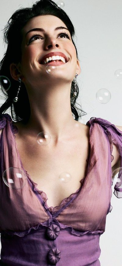 Fond d'écran iPhone Anne Hathaway Brunette