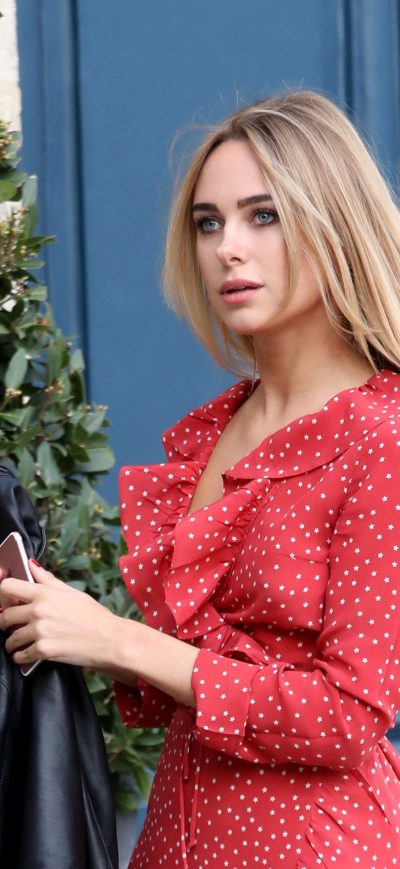 Fond d'écran Kimberley Garner 4k sur iPhone