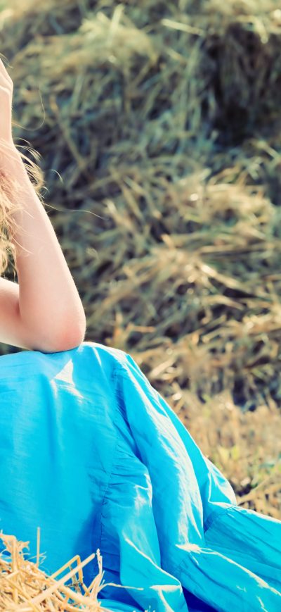 Fond d'écran iPhone Brown Hair Girl Outdoors