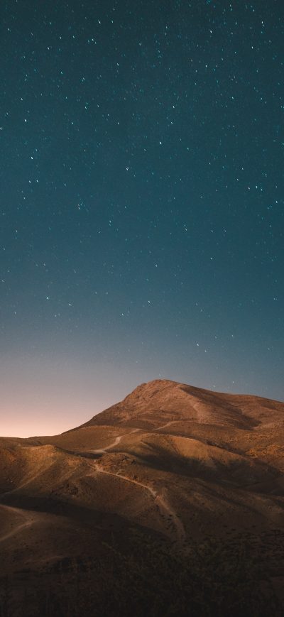 Fond d'écran iPhone Stars Over Desert Mountains 5k