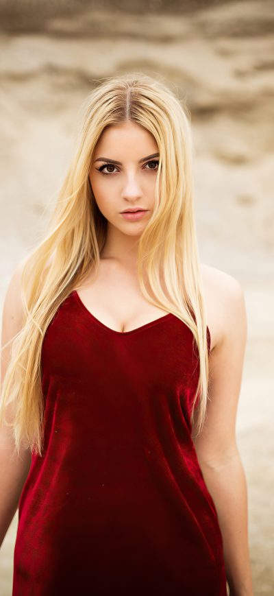 Fond d'écran iPhone Blonde Girl Red Velvet Dress 4k