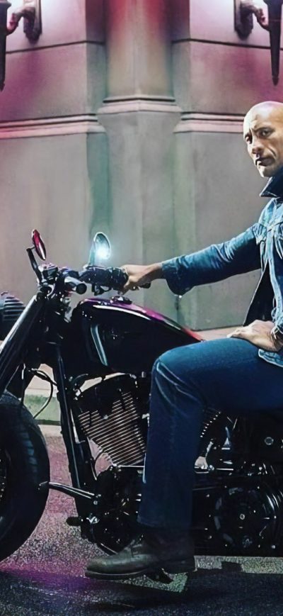Fond d'écran iPhone Dwayne Johnson On Harley Davidson