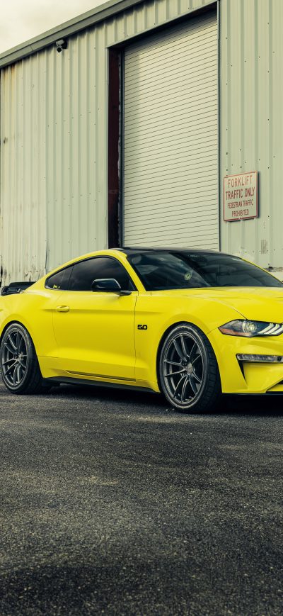 Fond d'écran iPhone 2023 Ford Mustang Velgen Yellow 8k